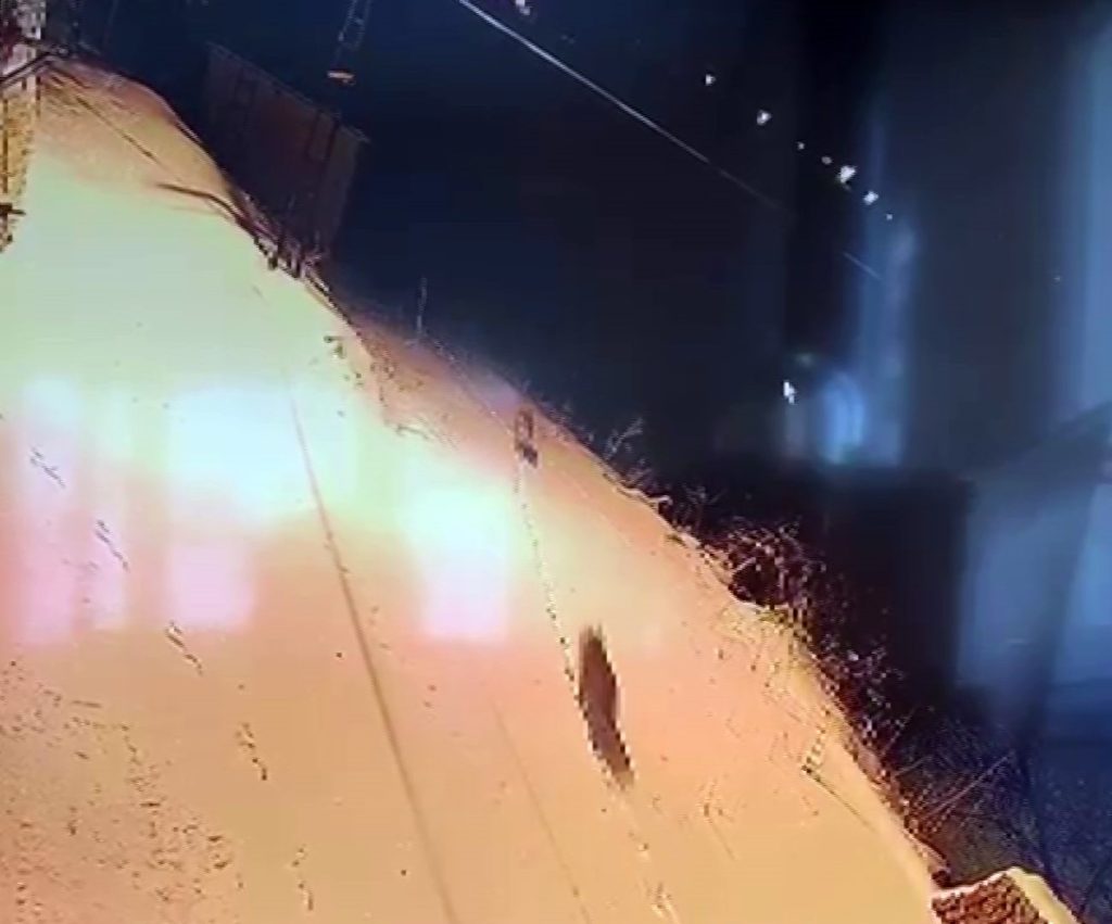 Sivas’ta Sibirya Soğuğu Kurtları Şehre İndirdi: Gürün’de Sürü Güvenlik Kamerasında AW613940 02 | Gündem Sivas™ Haber