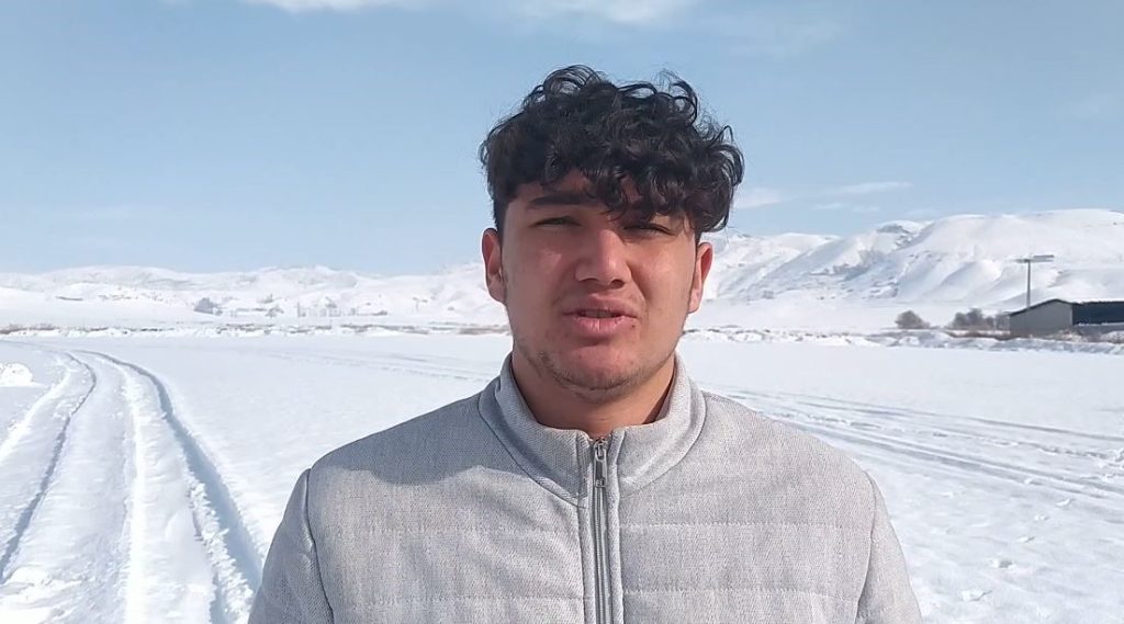 Sivas’ta Dondurucu Soğuk Doğayı Büyüledi: Sızır Şelalesi Eksi 21 Derecede Buzdan Heykele Dönüştü AW615275 06 | Gündem Sivas™ Haber