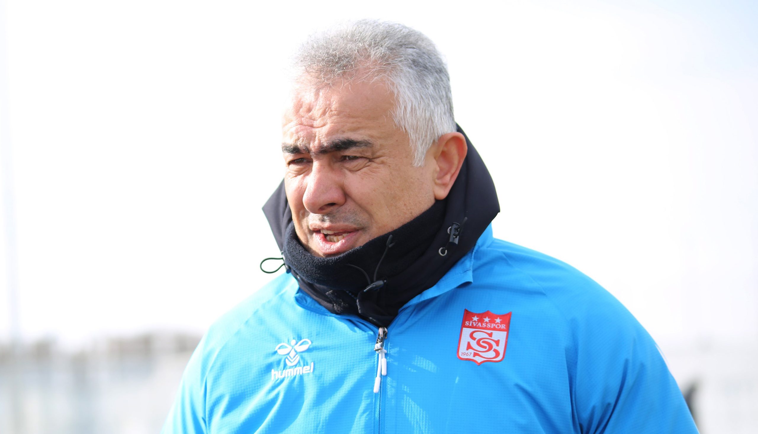 Sivasspor’da Hedef Netleşti: Altıparmak’tan Rey Manaj Mesajı, Erzurumspor Maçı Öncesi Kazanma Vurgusu