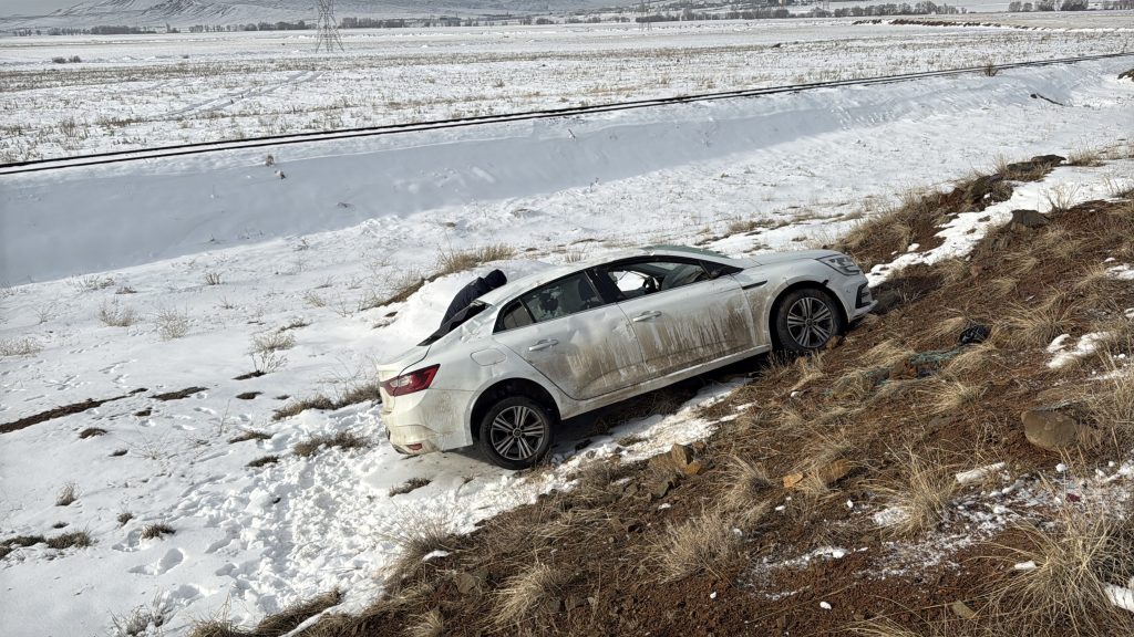 Sivas’ta Buzlanma Faciası: İş İnsanı Ahmet Yasak Trafik Kazasında Hayatını Kaybetti AW615703 06 | Gündem Sivas™ Haber