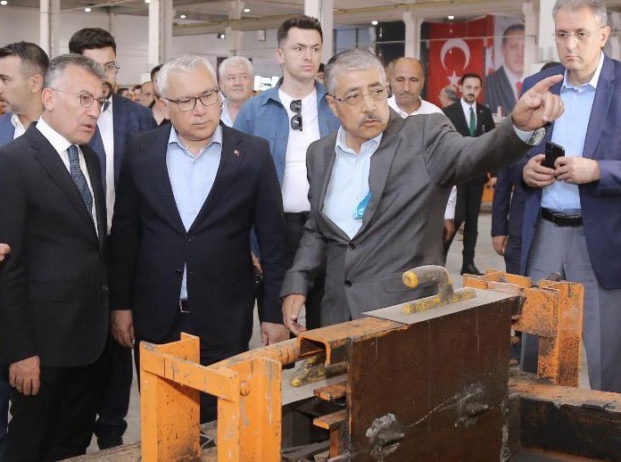 Sivas’ta Buzlanma Faciası: İş İnsanı Ahmet Yasak Trafik Kazasında Hayatını Kaybetti AW615703 08 | Gündem Sivas™ Haber