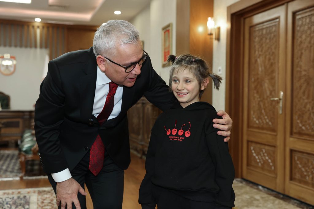 Kardan Kız Kulesi ile Türkiye’nin Gündemine Oturdular: Sivas Valisi Şimşek’ten Çocuklara Anlamlı Davet AW616161 04 | Gündem Sivas™ Haber