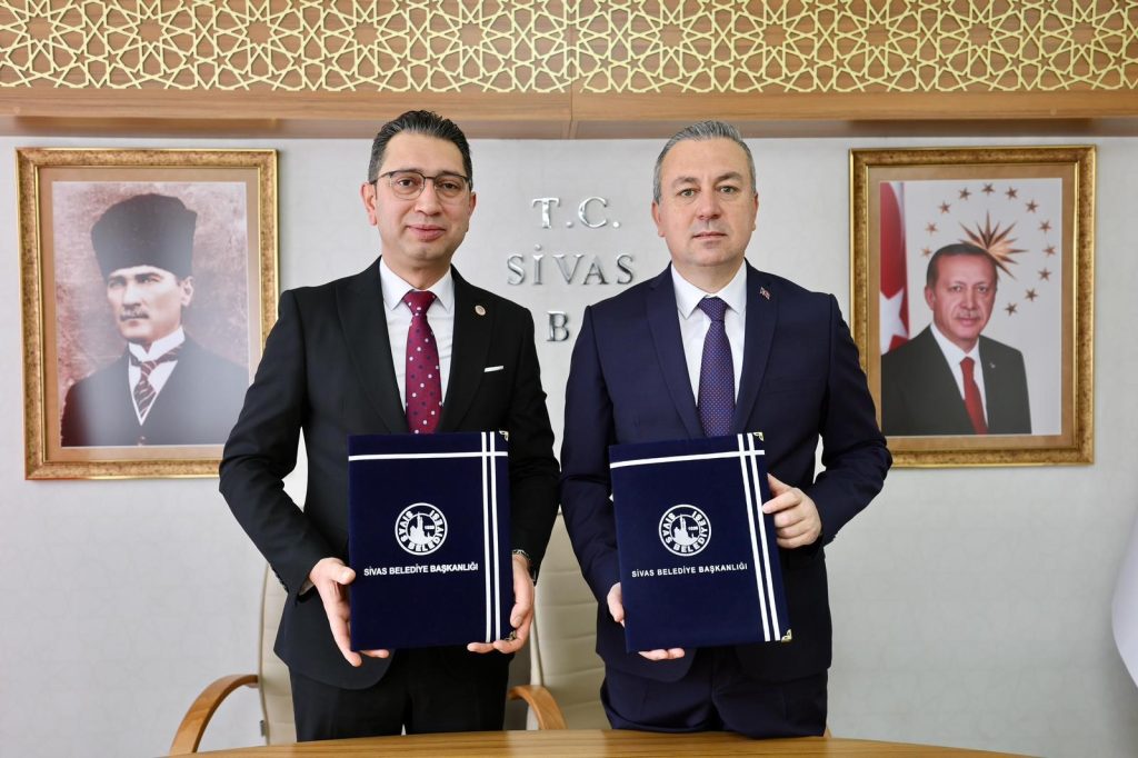 Sivas’ta Adalete Erişim Güçleniyor: Dar Gelirliler İçin 3 Milyon TL’lik Adli Yardım Protokolü AW616165 03 | Gündem Sivas™ Haber