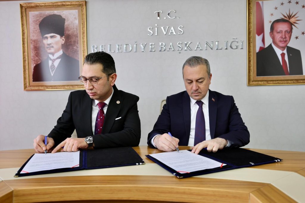 Sivas’ta Adalete Erişim Güçleniyor: Dar Gelirliler İçin 3 Milyon TL’lik Adli Yardım Protokolü AW616165 04 | Gündem Sivas™ Haber