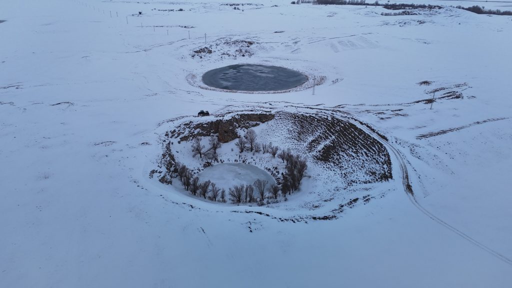 Sivas’ın “Doğadaki İki Gözü” Dondu: Ağgöl ve Karagöl’de Kartpostallık Kış Manzarası AW616482 02 | Gündem Sivas™ Haber