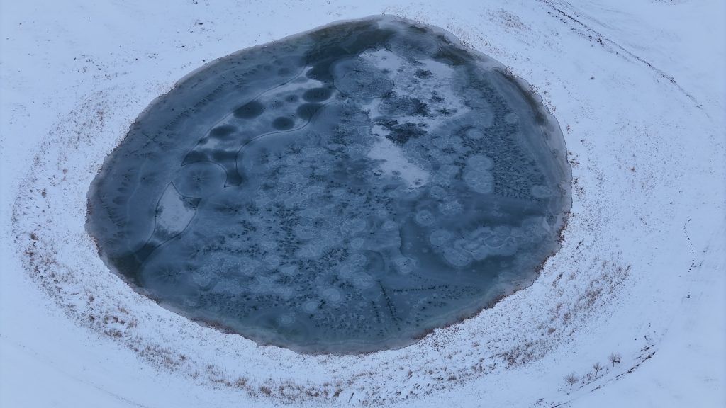 Sivas’ın “Doğadaki İki Gözü” Dondu: Ağgöl ve Karagöl’de Kartpostallık Kış Manzarası AW616482 06 | Gündem Sivas™ Haber