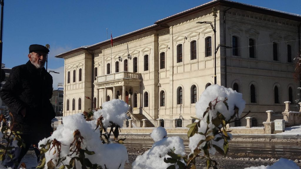 Tarkan’ın Sivas’a 946 Milyon TL’lik Eğitim Bağışı İddiası Resmen Yalanlandı: Gerçek Resmi Açıklamayla Ortaya Çıktı AW616632 01 | Gündem Sivas™ Haber