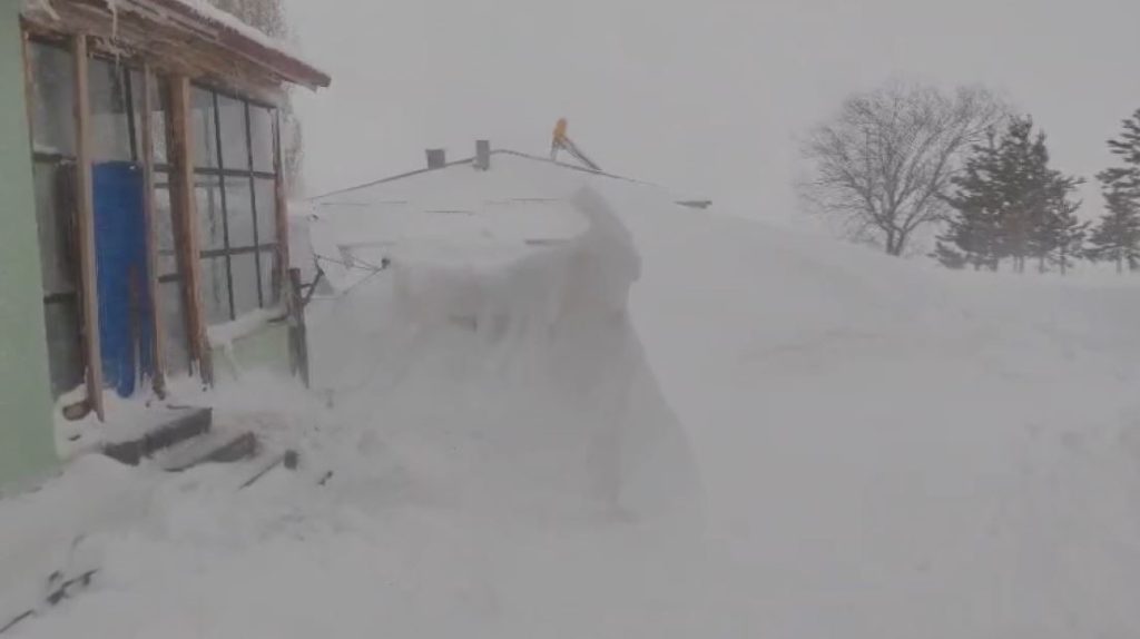 Sivas’ta Tipi Hayatı Felç Etti: Altınyayla’da Kar Yer Yer 3 Metreyi Buldu AW619081 01 | Gündem Sivas™ Haber