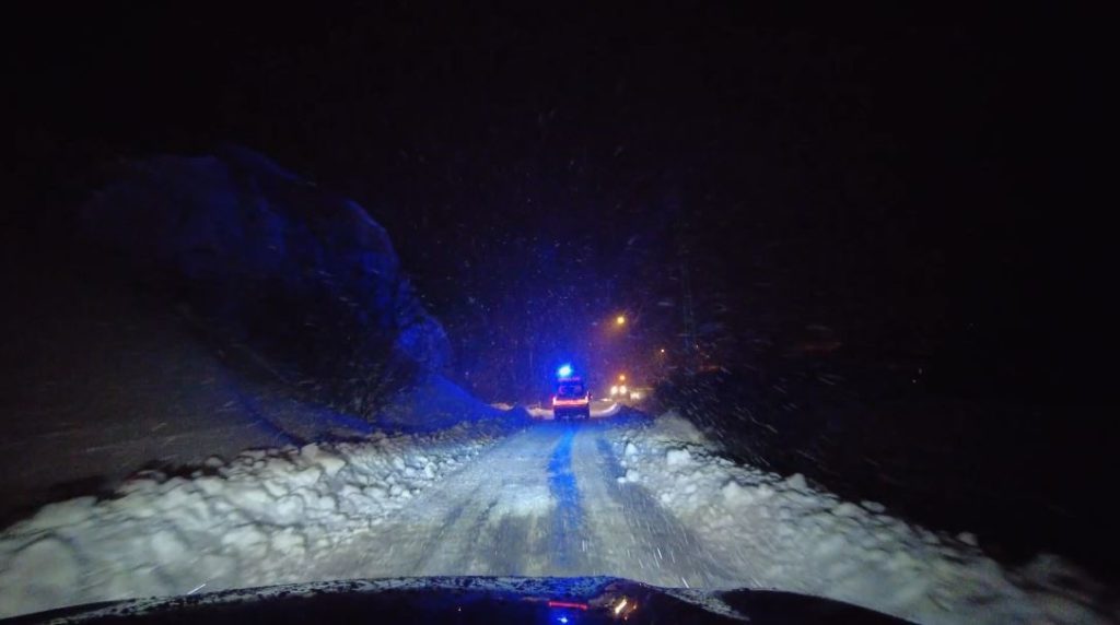 Sivas’ta Karla Kapanan Köyde Zamanla Yarış: Kalp Hastası Kadın İçin Seferberlik AW619113 03 | Gündem Sivas™ Haber