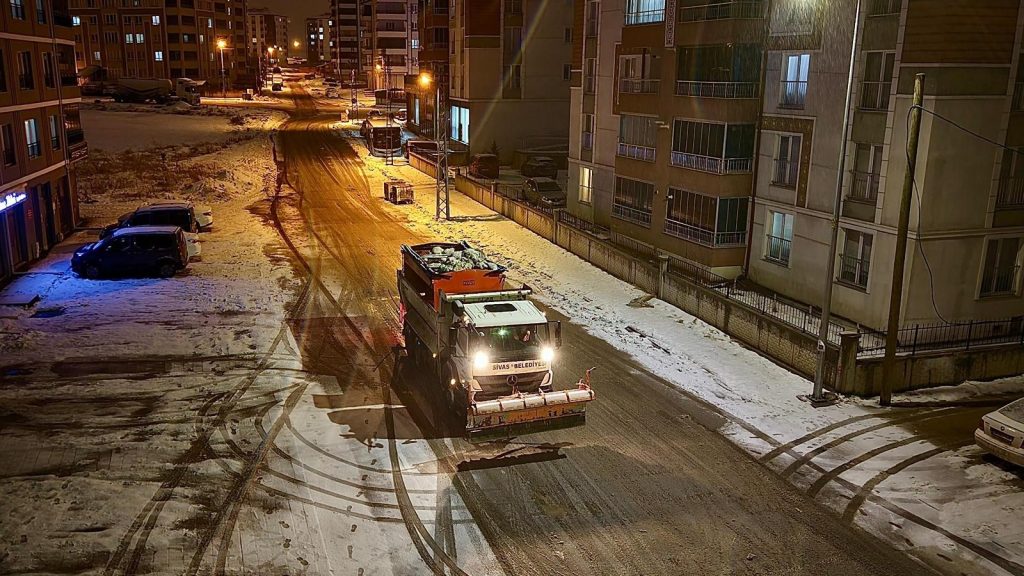 Sivas’ta Kar Seferberliği: 65 Mahallede Anında Müdahale, 778 Personel Sahada AW619278 06 | Gündem Sivas™ Haber