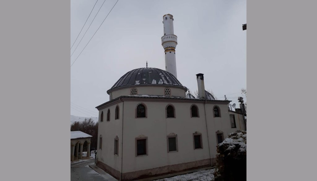 Sivas Pınarca’da Şiddetli Rüzgâr Minare Külahını Uçurdu: Olası Facia Son Anda Önledi AW619488 01 | Gündem Sivas™ Haber