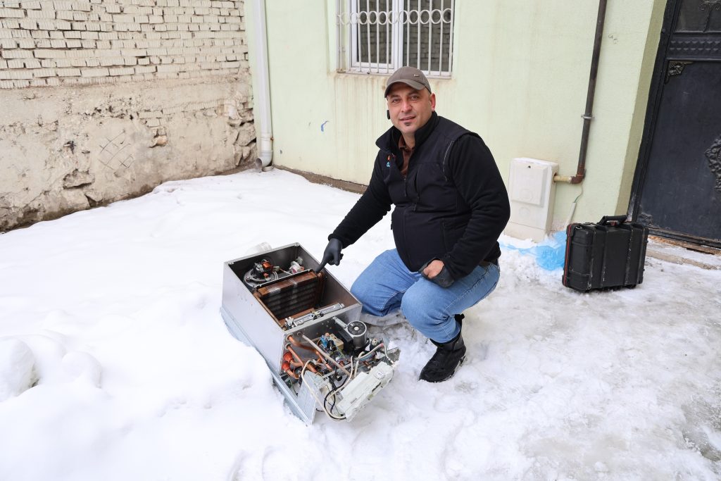 Sivas’ta Kombi Alarmı: Sibirya Soğukları Donan Kombilerde 15 Bin TL’ye Varan Hasara Yol Açıyor AW619969 01 | Gündem Sivas™ Haber