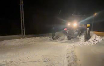 Sivas’ta Gece Yarısı Seferberliği: Karla Kaplı Köy Yolunda Hayat Kurtaran Müdahale Sivas’ta Gece Yarısı Seferberliği: Karla Kaplı Köy Yolunda Hayat Kurtaran Müdahale