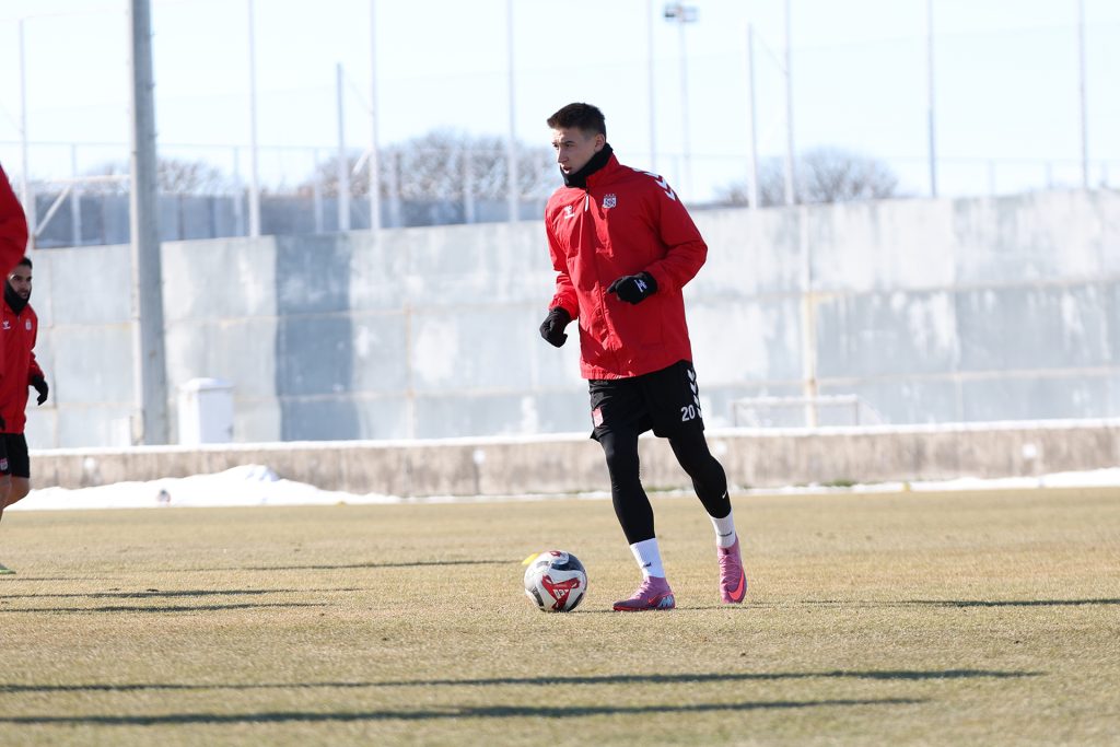 Özbelsan Sivasspor’da Bodrum FK Mesaisi Hız Kazandı: Deplasman Öncesi Kritik Antrenman Tamamlandı AW620253 01 | Gündem Sivas™ Haber