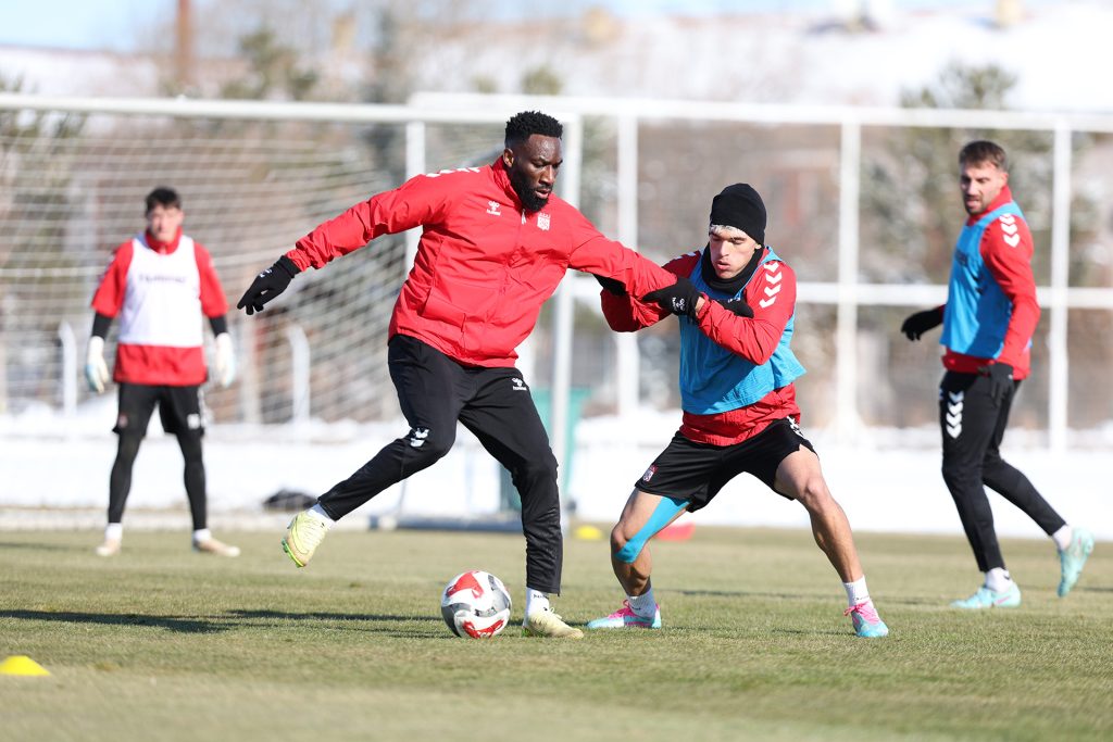 Özbelsan Sivasspor’da Bodrum FK Mesaisi Hız Kazandı: Deplasman Öncesi Kritik Antrenman Tamamlandı AW620253 04 | Gündem Sivas™ Haber