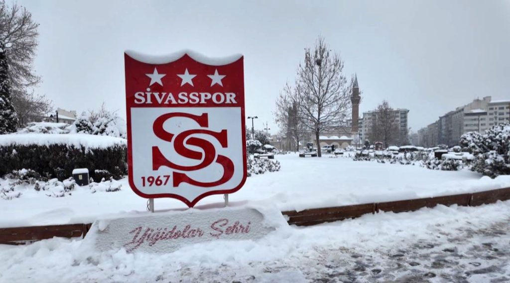 Sivas’ta Karın Bereketine Şükür: Belediye, Yoğun Yağışın Ardından Şükür Koyunu Kesti AW620644 06 | Gündem Sivas™ Haber