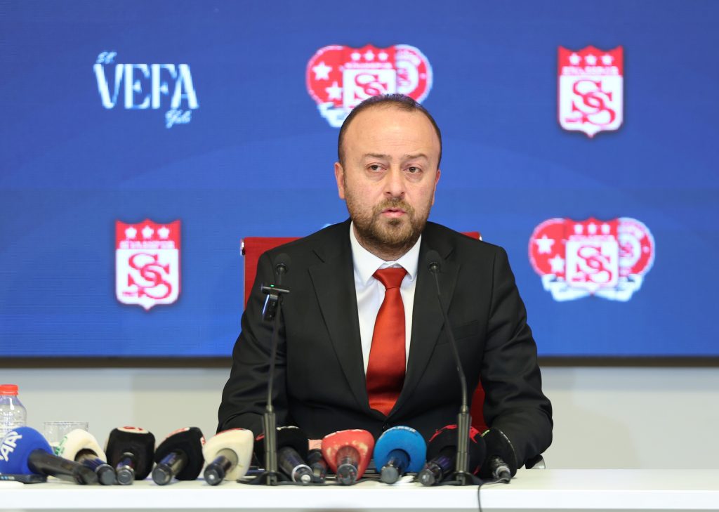 Sivasspor’da Transfer Tahtası Açılıyor: 100 Milyon TL’lik Kaynak Sağlandı, Hedef Netleşti AW621563 01 | Gündem Sivas™ Haber