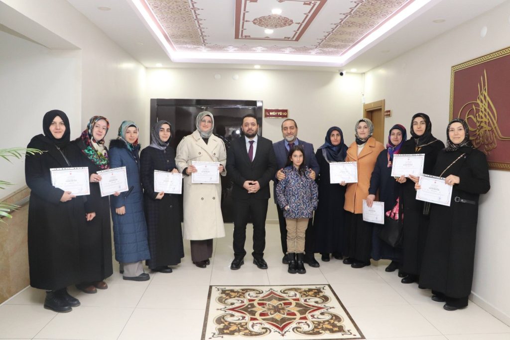 Sivas’ta Din Görevlilerine Kur’an Tilavetinde Nitelik Kazandıran Eğitim Tamamlandı AW622549 02 | Gündem Sivas™ Haber