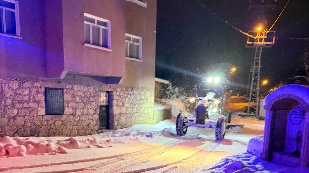 Yoğun Kar Hayatı Durdurdu, Ekipler Seferber Oldu: Sivas’ta Mahsur Kalan Hastaya Zamanla Yarışılan Müdahale