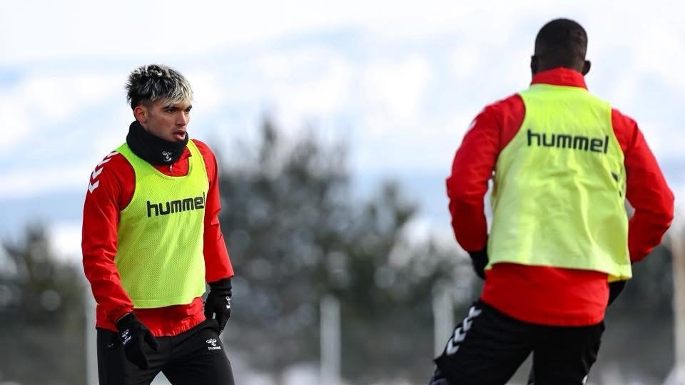 Sivasspor, Amed Maçı Öncesi Vites Yükseltti: Yiğidolar Sahasında Kritik Haftaya Girdi