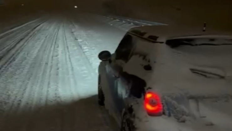 Sivas’ta Yoğun Kar Alarmı: Tipi Etkisini Artırdı, Kritik Karayolları Ulaşıma Kapatıldı AW626292 02 | Gündem Sivas™ Haber