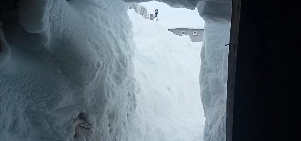 Sivas’ta 3 Metrelik Kar Esareti: Ahır Kapısını Bulmak İçin 2 Saat Kürek Salladı AW626680 05 | Gündem Sivas™ Haber