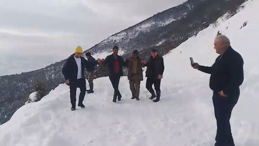 İstanbul’daki Sivaslılardan Sömestirde Duygulandıran Tercih: Kayak Merkezi Yerine Köylerine Koştular