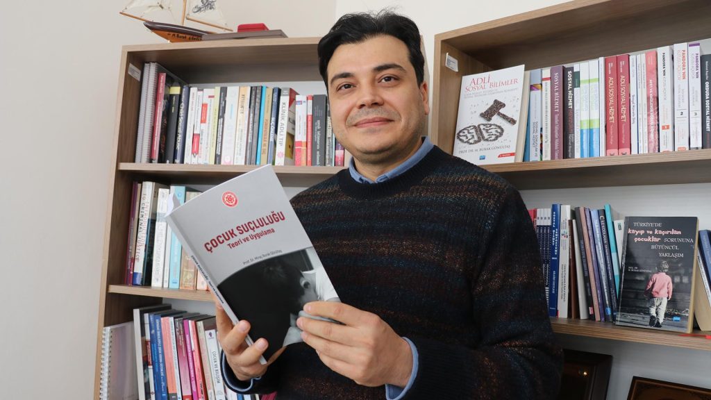 Çocuk Suçluluğunda Tehlikeli Eşik: Prof. Dr. Gönültaş’tan Uyarı ve Çözüm Önerisi – “Doğru Rol Model Hayat Kurtarır” Çocuk Suçluluğunda Tehlikeli Eşik: Prof. Dr. Gönültaş’tan Uyarı ve Çözüm Önerisi – “Doğru Rol Model Hayat Kurtarır”