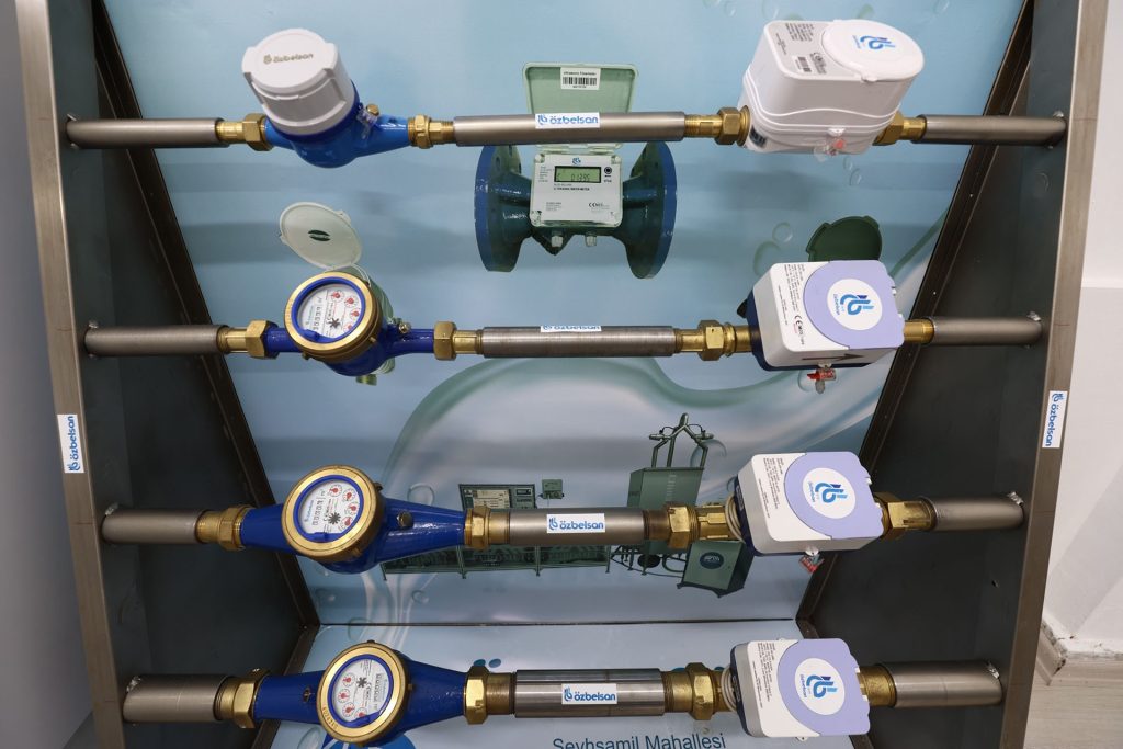 Sivas Belediyesi’nden Akıllı Su Sayacı Hamlesi: Sızıntıyı Anında Bildiriyor, Faturaları Düşürüyor AW631118 04 | Gündem Sivas™ Haber