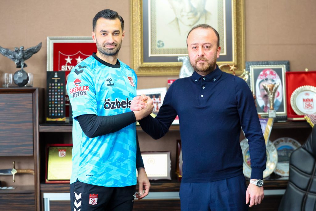 Transfer Yasağı Aşıldı, Sivasspor’dan Güçlü Hamle: Milli Kaleci Gökhan Akkan Kırmızı-Beyazlılarda AW631388 01 | Gündem Sivas™ Haber