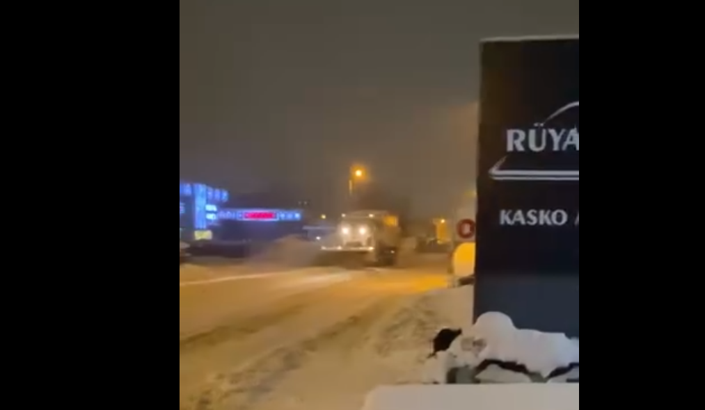 Sivas’ta Karla Mücadele Aralıksız Sürüyor: Ata Sanayi Bölgesi Ulaşıma Açıldı Belediye Temizlik 1 | Gündem Sivas™ Haber