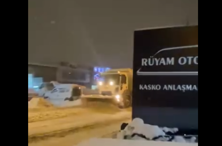 Sivas’ta Karla Mücadele Aralıksız Sürüyor: Ata Sanayi Bölgesi Ulaşıma Açıldı Belediye Temizlik 2 | Gündem Sivas™ Haber