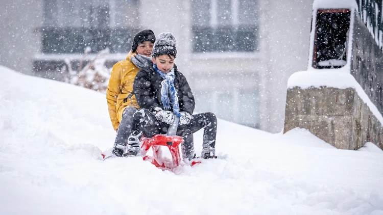 Sivas’ta Kuvvetli Kar Yağışı Nedeniyle Eğitime Ara: Okullar Tatil, Kamu Personeline İdari İzin Kar Tatili 1 | Gündem Sivas™ Haber
