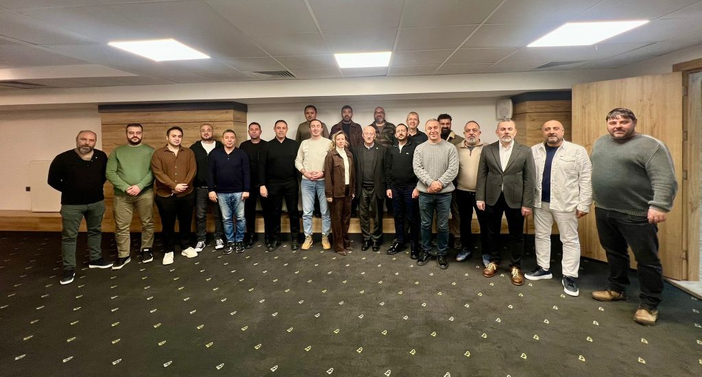 Yapı ve Zemin Laboratuvarları Trakya’da Bir Araya Geldi: Taban–Tavan Fiyatlar, E-Dağıtım ve Dijitalleşme Masada Yapı ve Zemin Laboratuvarları Trakya’da Bir Araya Geldi: Taban–Tavan Fiyatlar, E-Dağıtım ve Dijitalleşme Masada