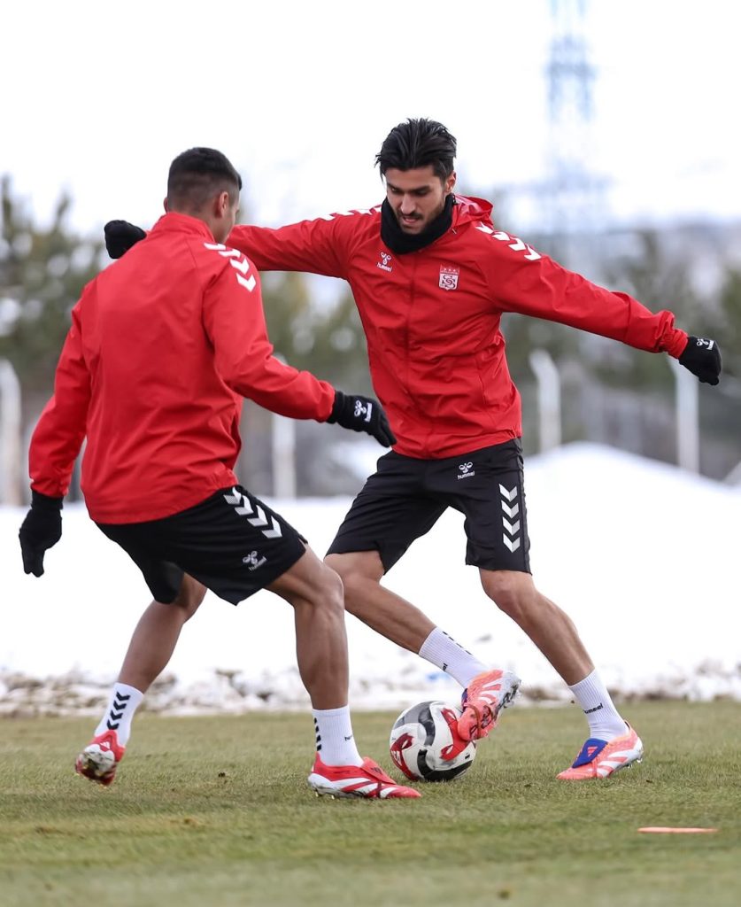 Sivasspor’da Erzurumspor Mesaisi Hızlandı: Kırmızı-Beyazlılar Kritik Maça Odaklandı Yigidolarimiz Erzurumspor maci hazirliklarini surdurdu 2 | Gündem Sivas™ Haber