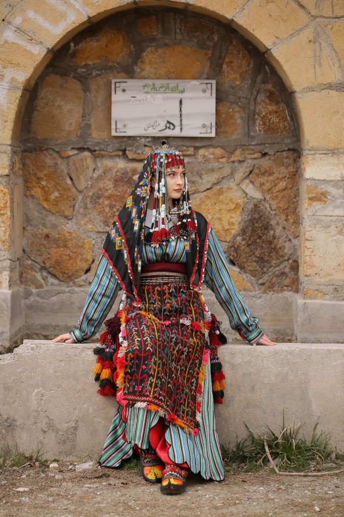 Sivas’ın Yöresel Giyim Mirası TRT 2’de: Asırlık Kültür Ekranlara Taşındı Yoresel Giyim 4 1 | Gündem Sivas™ Haber