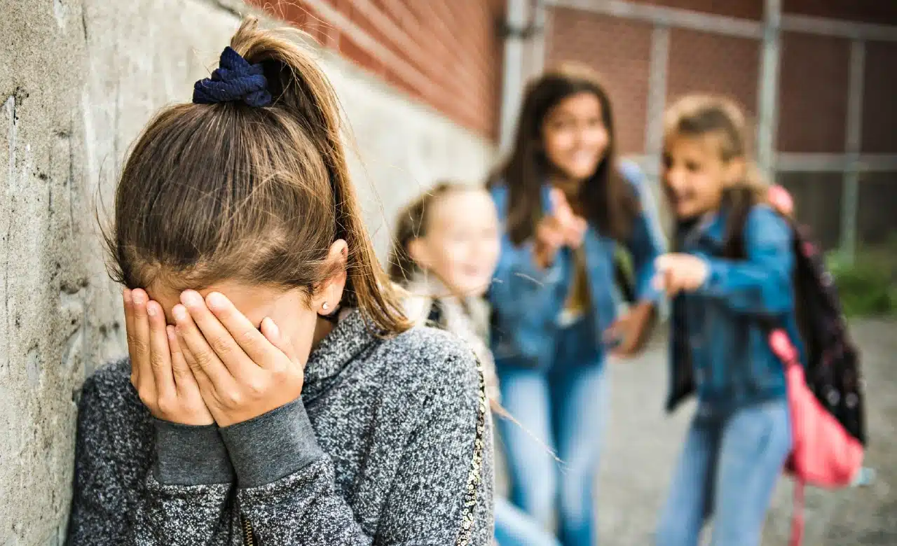 Akran Zorbalığı Alarm Veriyor: Uzman Psikolog Nurdan Kayahan’dan Hayati Uyarı