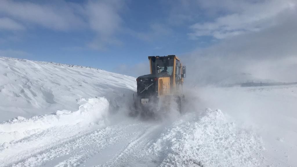 Sivas’ta Kar ve Tipi Alarmı: 356 Yerleşim Yerinin Yolu Kapandı, Ekipler Seferber Oldu arsiv 1643092229087 1 edited | Gündem Sivas™ Haber