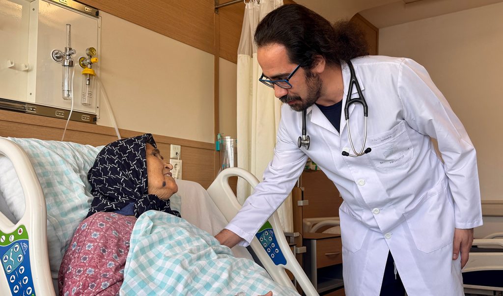 Konya’da 83 Yaşındaki Kalp Hastasına Kasıktan Kapalı Müdahale: Türkiye’de Nadir Uygulanan Yöntemle Hayata Tutundu 1772011973 | Gündem Sivas™ Haber