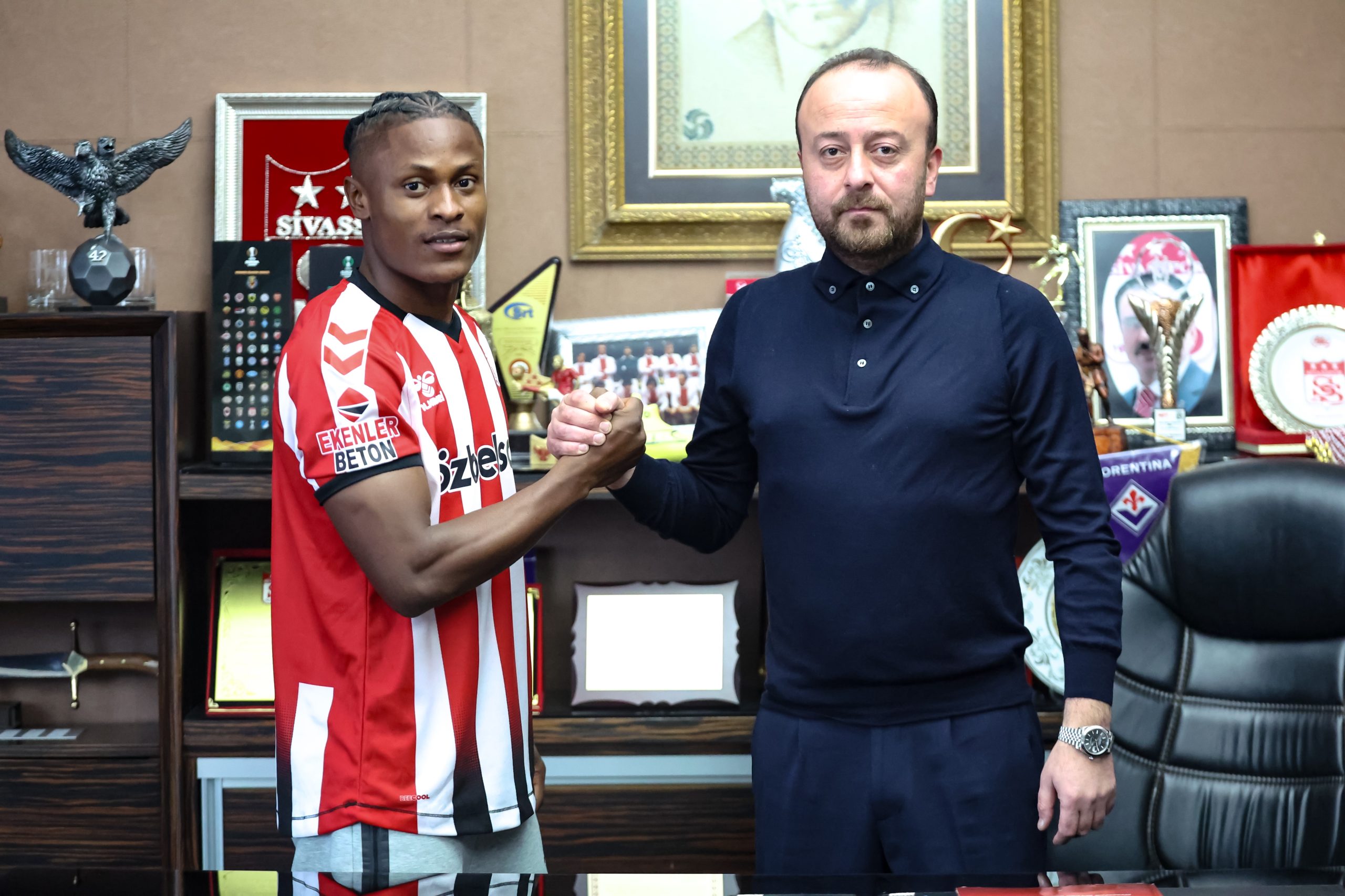 Sivasspor’dan Hücum Hattına Genç Takviye: Jonathan Okoronkwo ile 1,5 Yıllık Sözleşme