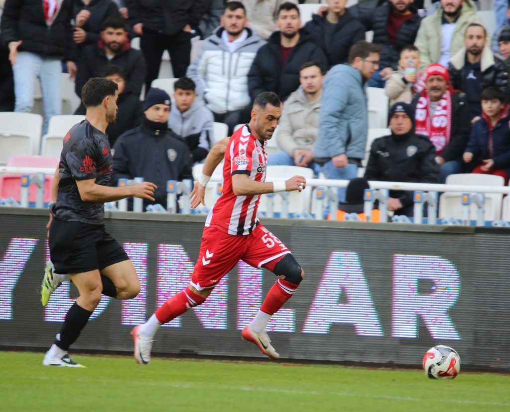 Pendikspor Beraberliği Sonrası Sivasspor’da Hayal Kırıklığı: Evren Otyakmaz “Kaybedilen 2 Puan Bizi Üzdü” AW632463 06 1 | Gündem Sivas™ Haber