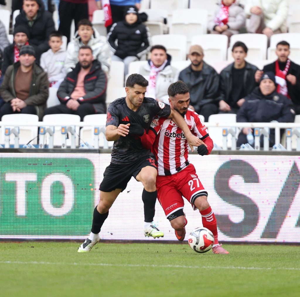 Pendikspor Beraberliği Sonrası Sivasspor’da Hayal Kırıklığı: Evren Otyakmaz “Kaybedilen 2 Puan Bizi Üzdü” AW632463 17 | Gündem Sivas™ Haber