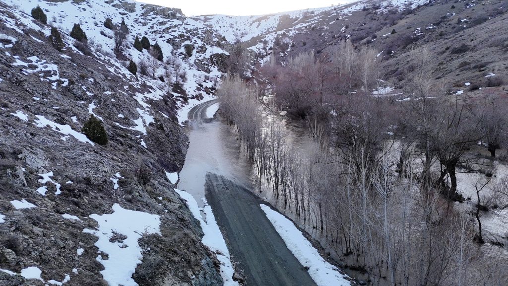 Sivas’ta Karlar Eriyor, Irmaklar Taşıyor: Yıldız Irmağı’nda Taşkın Alarmı AW634424 02 | Gündem Sivas™ Haber