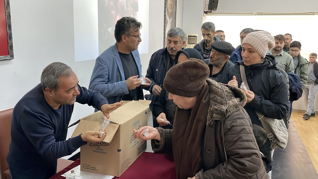 Kanserle Mücadele Eden Emekli Öğretmen Mustafa Bakay’dan Ata Tohhumuna Ömürlük Direniş AW637856 04 | Gündem Sivas™ Haber