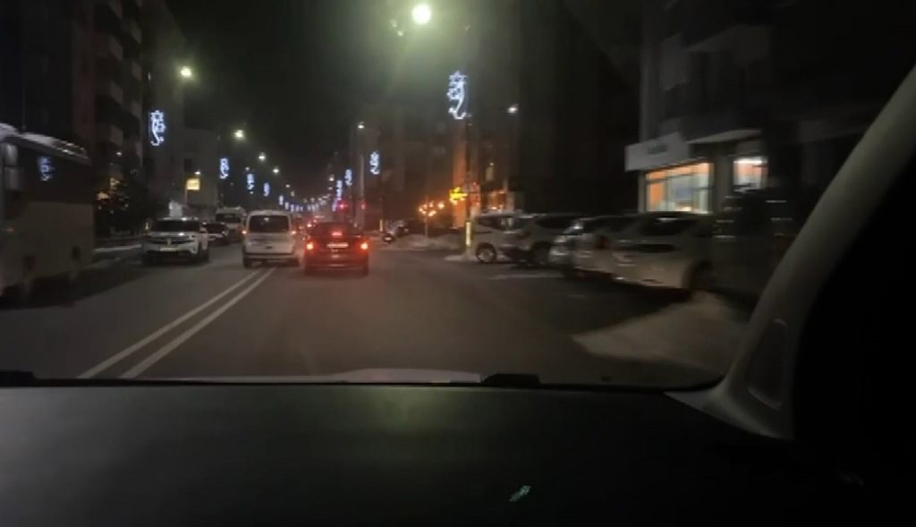 Sivas’ta Aranan Firarilere Darbe: Toplam 48 Yılı Aşan Kesinleşmiş Hapis Cezası Bulunan 3 Şahıs Yakalandı Sivas’ta Aranan Firarilere Darbe: Toplam 48 Yılı Aşan Kesinleşmiş Hapis Cezası Bulunan 3 Şahıs Yakalandı