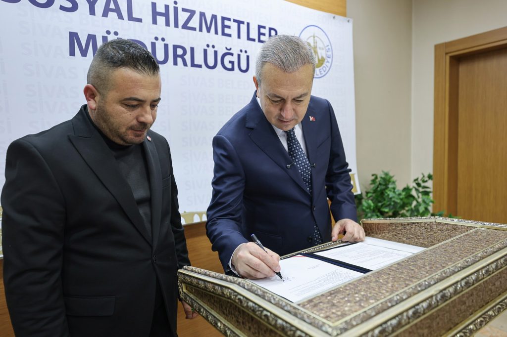 Sivas’ta Ramazan Bereketi Büyüyor: Pazar Desteği Artırıldı, 1.250 Aileye 2.500 TL Destek AW638752 03 | Gündem Sivas™ Haber