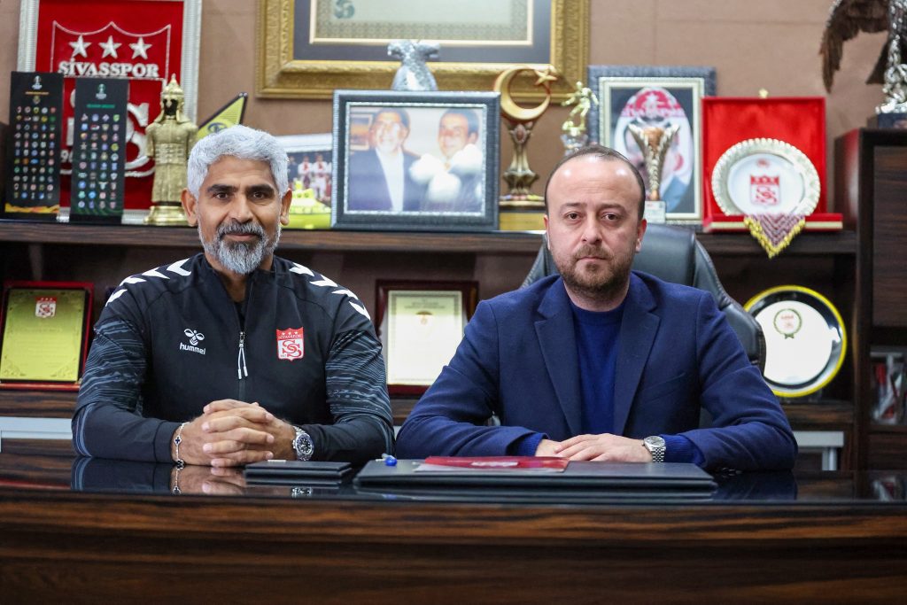 Sivasspor’da Yeni Dönem: İsmet Taşdemir Resmen Göreve Başladı AW638978 03 | Gündem Sivas™ Haber