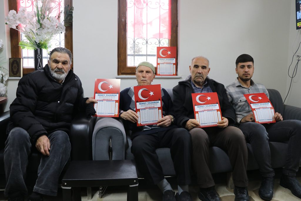 Sivas’ta Ay-Yıldızlı İmsakiye Seferberliği: Tuzlugöl Mahallesi’nde Ramazan Öncesi Anlamlı Adım Sivas’ta Ay-Yıldızlı İmsakiye Seferberliği: Tuzlugöl Mahallesi’nde Ramazan Öncesi Anlamlı Adım