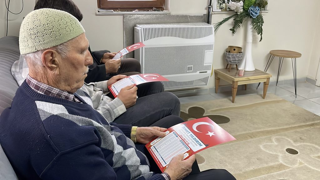 Sivas’ta Ay-Yıldızlı İmsakiye Seferberliği: Tuzlugöl Mahallesi’nde Ramazan Öncesi Anlamlı Adım AW639466 05 | Gündem Sivas™ Haber