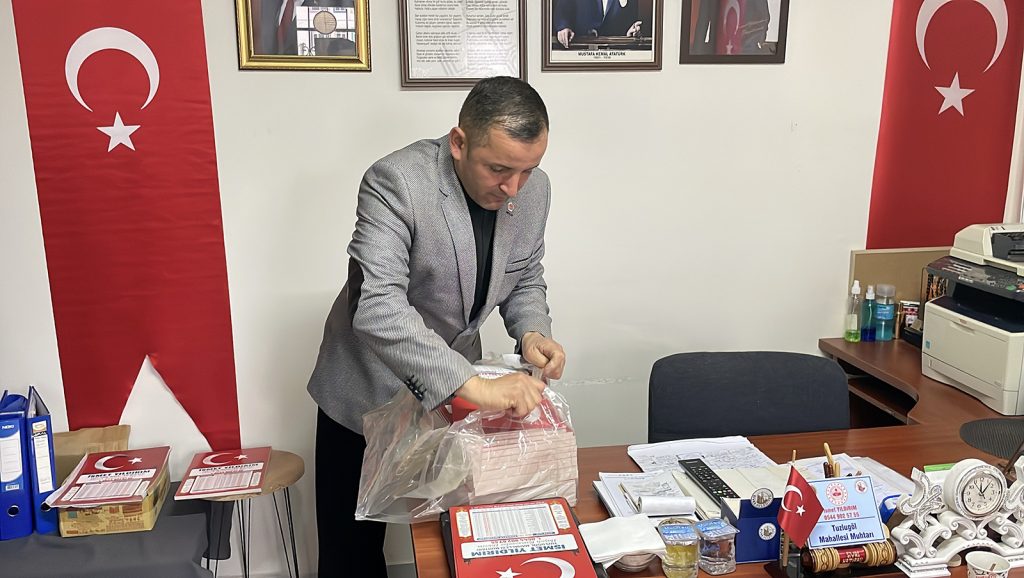 Sivas’ta Ay-Yıldızlı İmsakiye Seferberliği: Tuzlugöl Mahallesi’nde Ramazan Öncesi Anlamlı Adım AW639466 06 | Gündem Sivas™ Haber